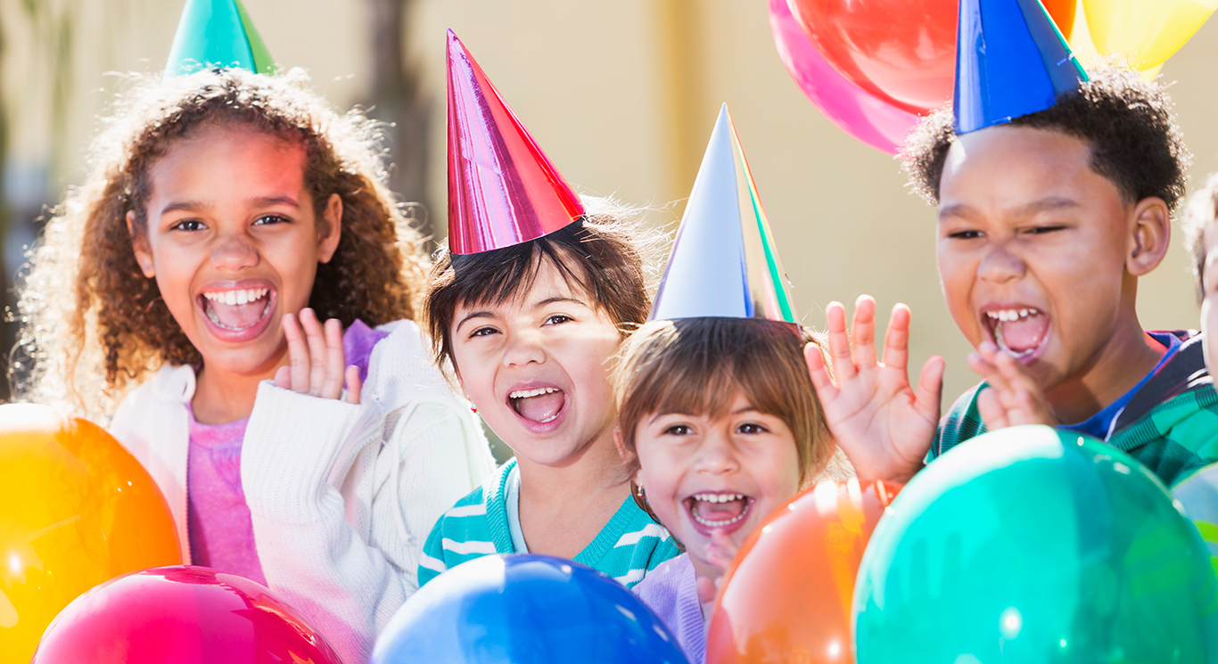 kids-balloons-hats